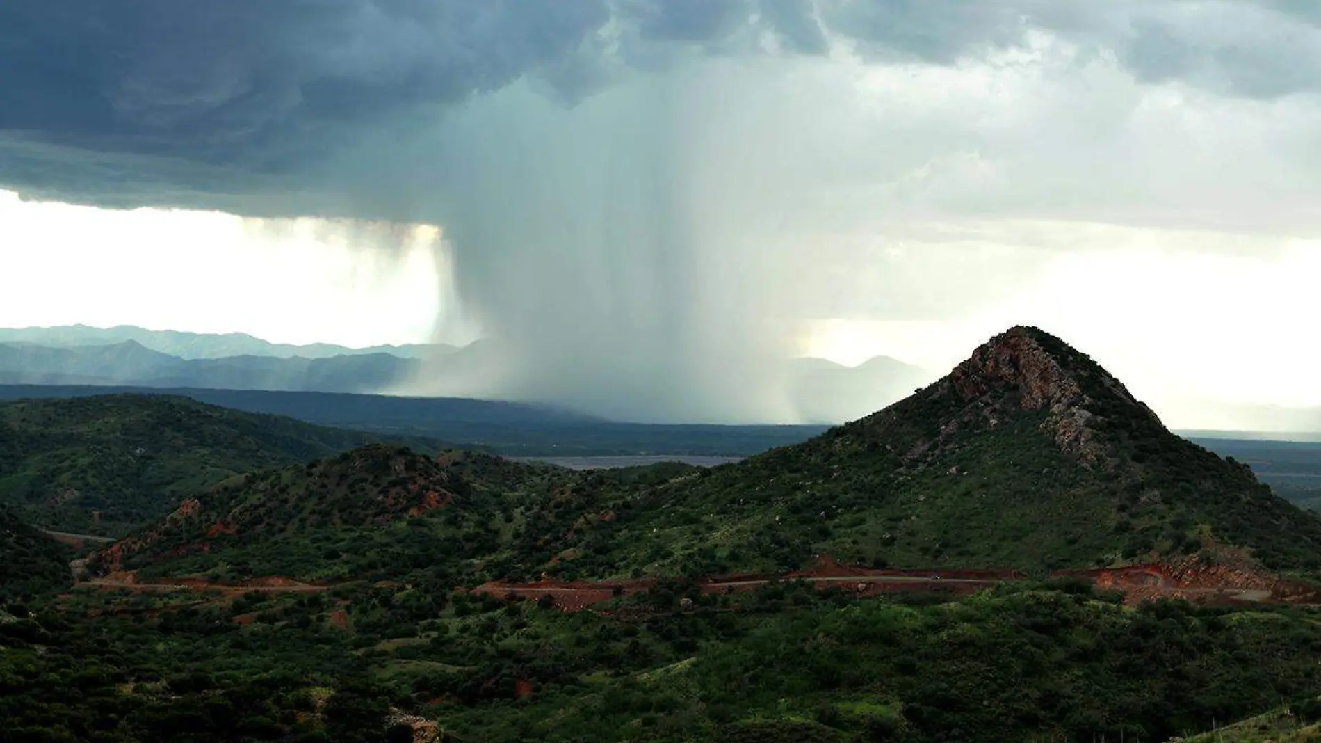 Lluvia Sierra de Cananea-Omar Carrazco (1)